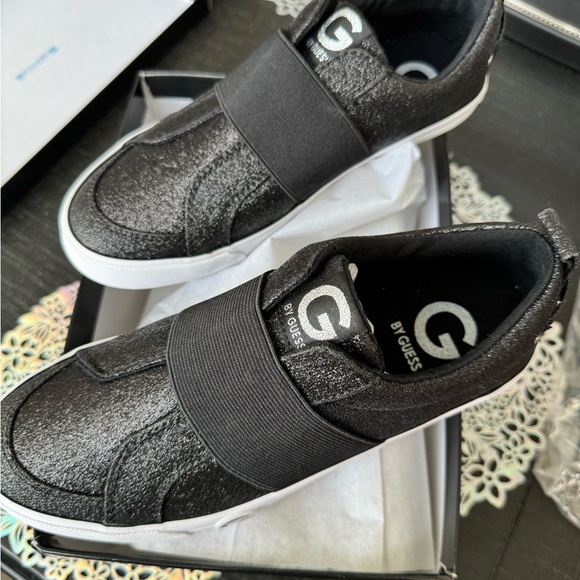G by Guess Women 10 black sparkle slip on sneaker - Picture 2 of 6